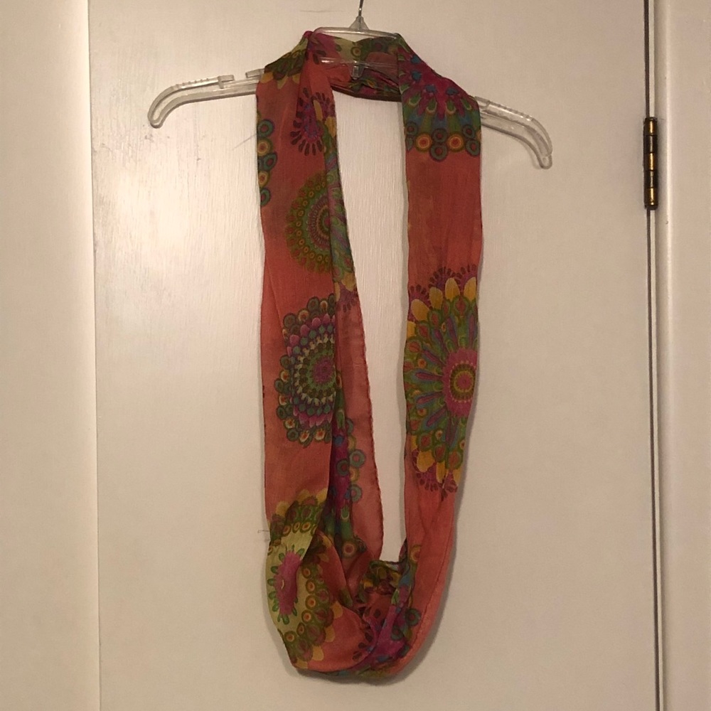 Infinity Scarf - Picture 1 of 2
